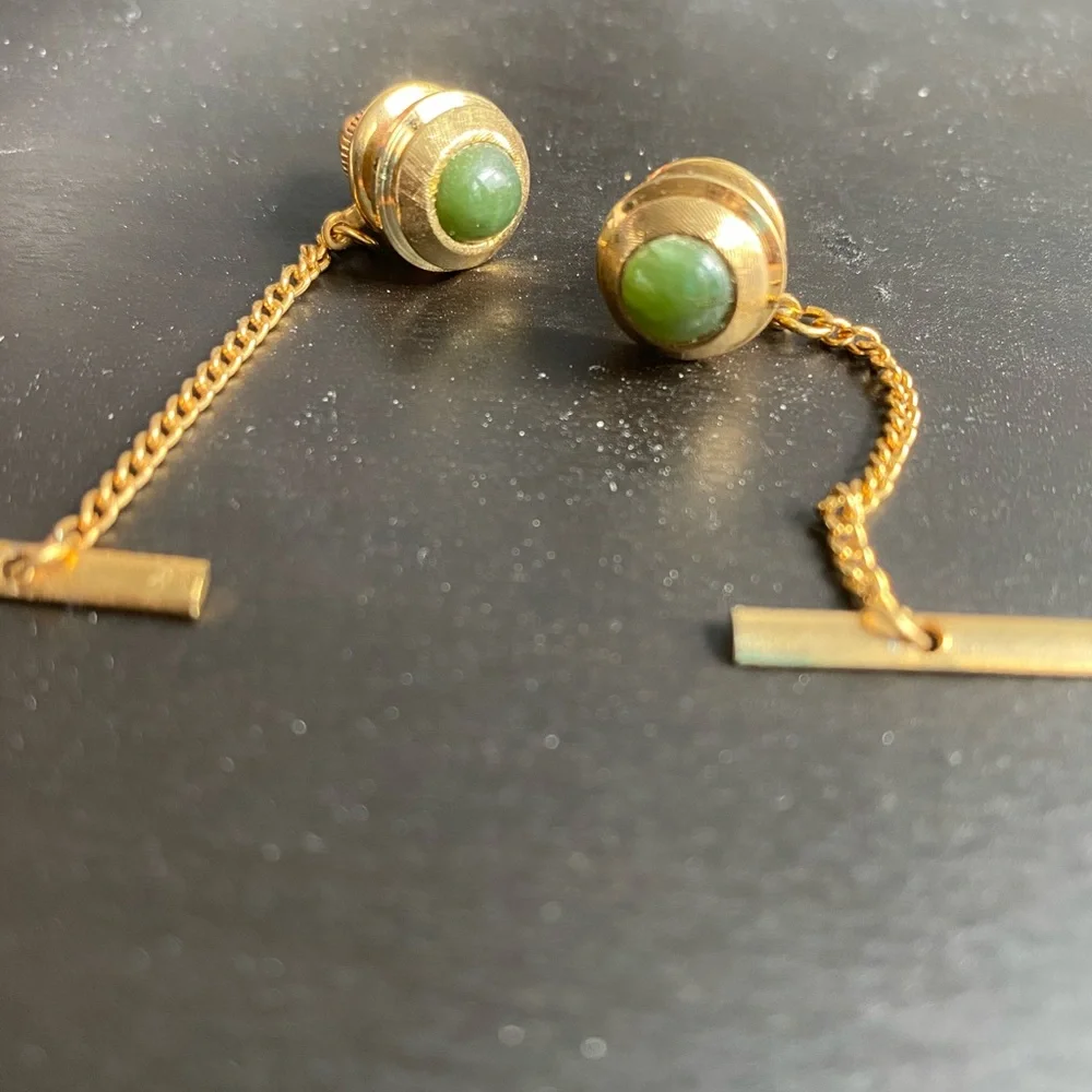 Vintage Jade Cufflinks – Gold Chain Link Style